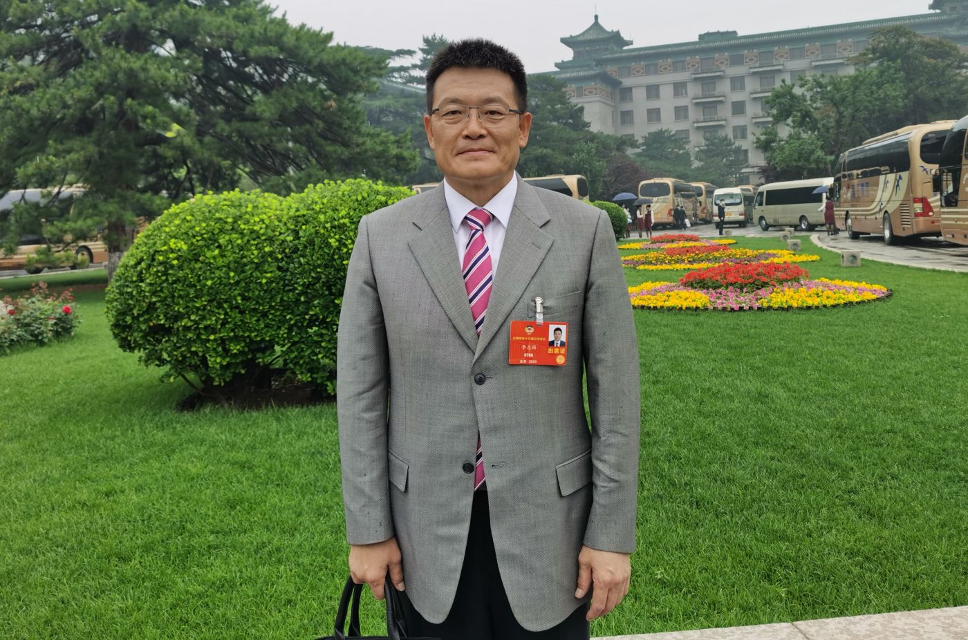 6.全国政协委员、华亿体育(中国)制造院院长、党委副书记李志强